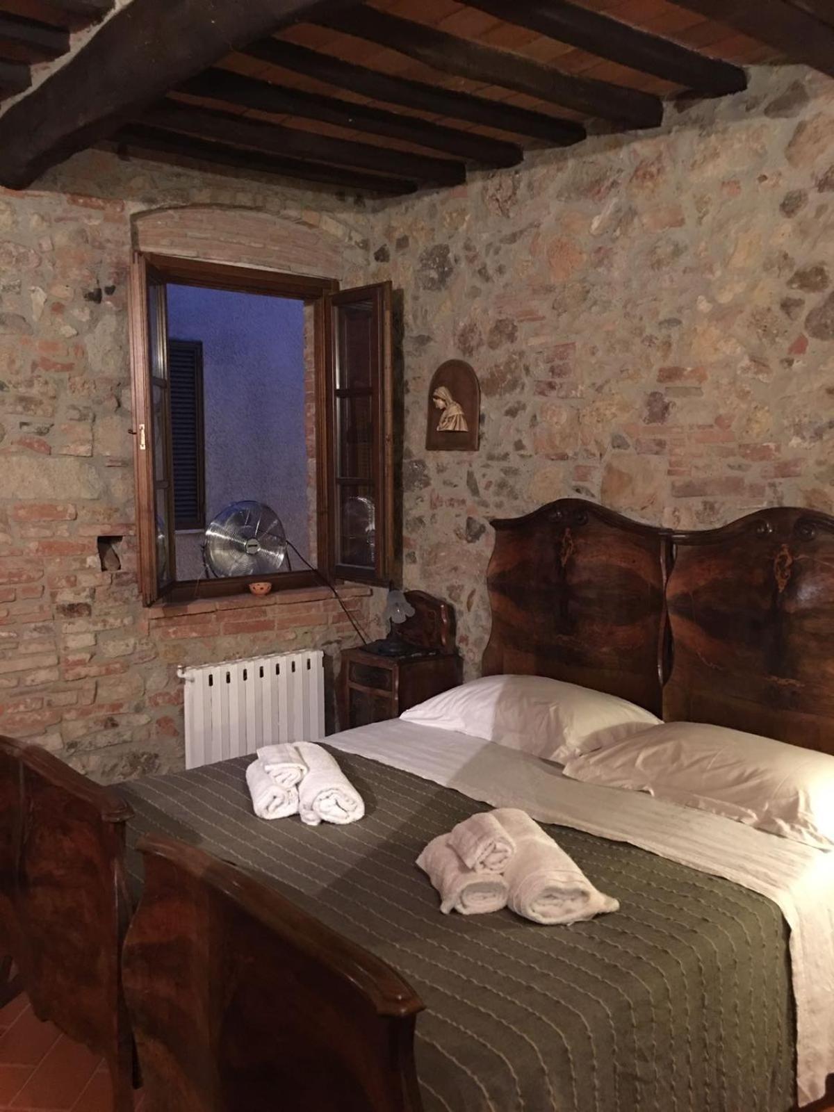 MontepescaliLa Divina Dimora Il Castello Degli Spiriti Magniアパートメント エクステリア 写真