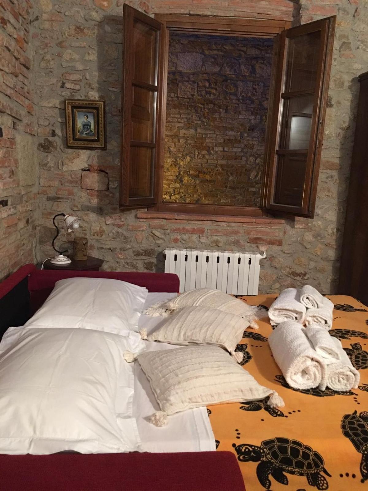 MontepescaliLa Divina Dimora Il Castello Degli Spiriti Magniアパートメント エクステリア 写真